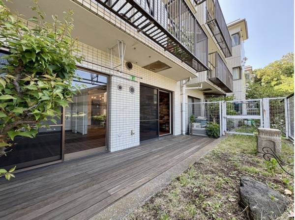 神奈川県鎌倉市七里ガ浜東２丁目のマンション