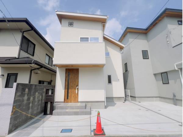 神奈川県逗子市小坪１丁目の新築戸建