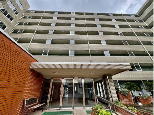 神奈川県藤沢市鵠沼海岸５丁目のマンション