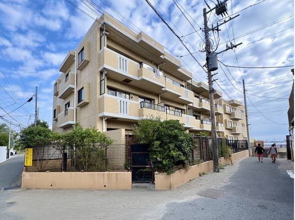 神奈川県逗子市新宿２丁目のマンション