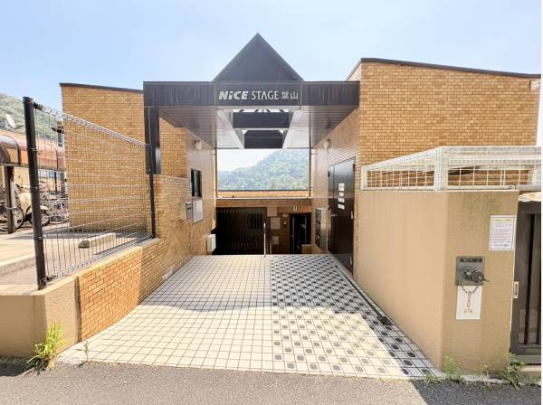 神奈川県三浦郡葉山町長柄のマンション