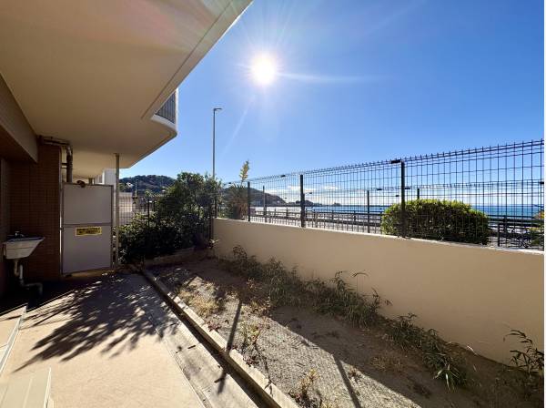 神奈川県逗子市新宿２丁目のマンション