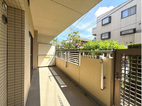 神奈川県逗子市新宿１丁目のマンション
