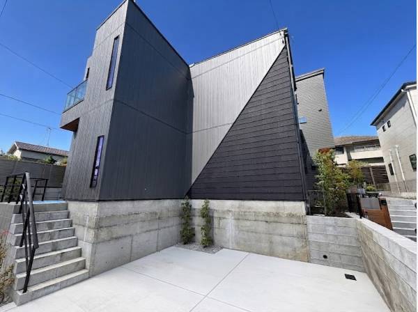 神奈川県藤沢市辻堂太平台１丁目の新築戸建