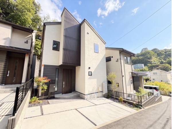 神奈川県逗子市山の根３丁目の新築戸建