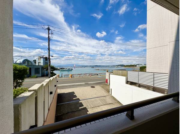 神奈川県三浦郡葉山町一色のマンション