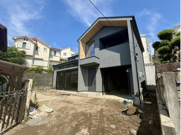 神奈川県藤沢市鵠沼桜が岡１丁目の新築戸建