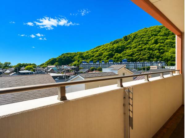 神奈川県三浦郡葉山町一色のマンション