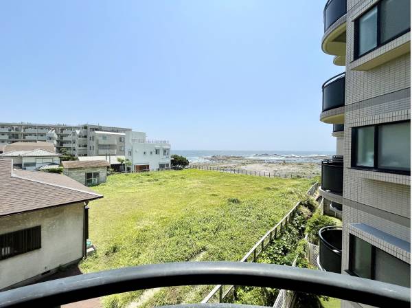 神奈川県三浦郡葉山町一色のマンション