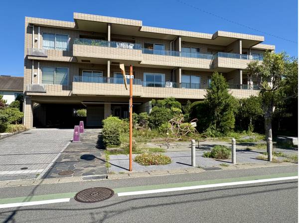 神奈川県鎌倉市由比ガ浜３丁目のマンション