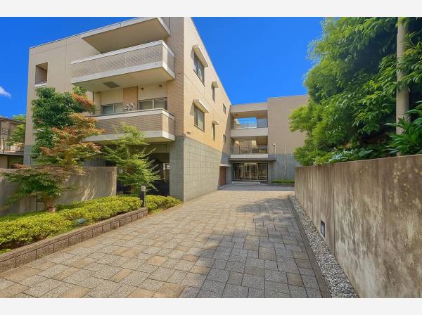 神奈川県鎌倉市大町２丁目のマンション