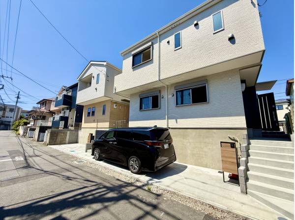 神奈川県茅ヶ崎市小和田１丁目の新築戸建