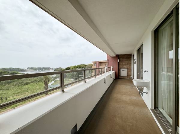 神奈川県三浦市三崎町小網代のマンション