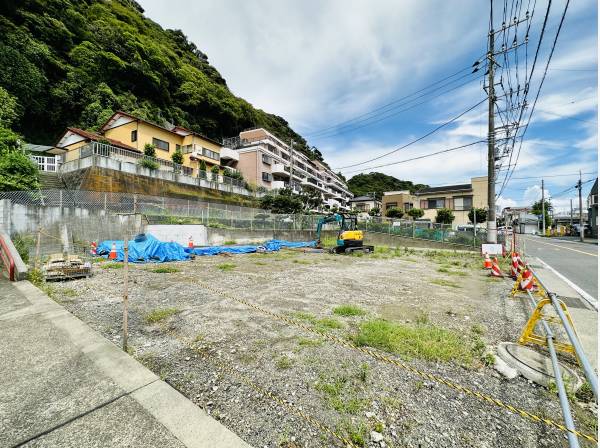 土地面積約247.97㎡のゆとりの広さ/緑に囲まれた素敵な立地