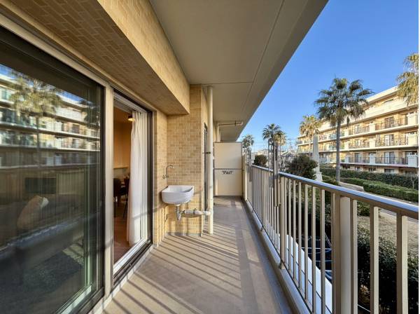 神奈川県藤沢市辻堂西海岸３丁目のマンション