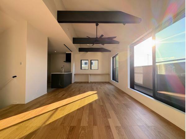 神奈川県茅ヶ崎市浜竹４丁目の新築戸建