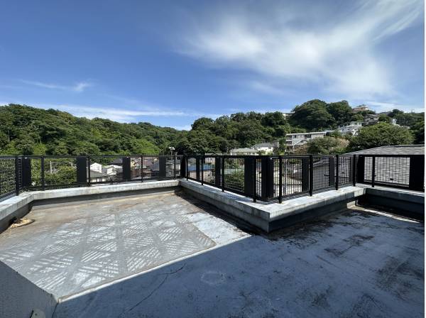 青い空と鎌倉の緑のコントラストをお愉しみいただけます！