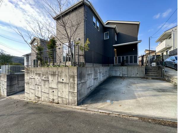 神奈川県三浦郡葉山町一色の中古戸建