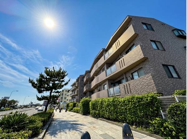 神奈川県藤沢市鵠沼海岸２丁目のマンション