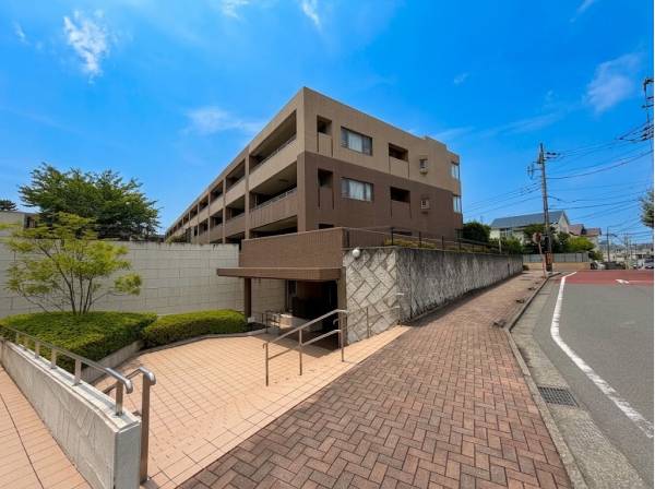 神奈川県藤沢市辻堂太平台２丁目のマンション