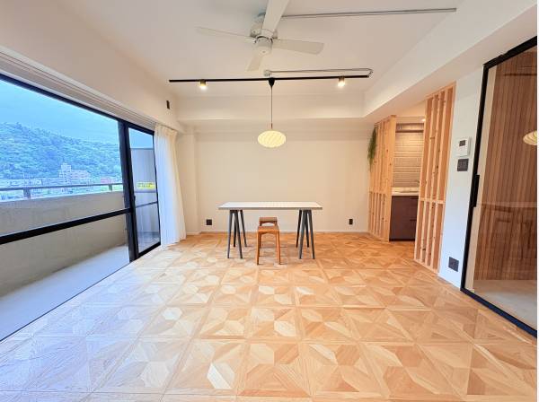 神奈川県三浦郡葉山町長柄のマンション