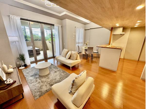 神奈川県横須賀市秋谷２丁目のマンション