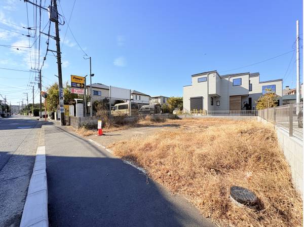 南東側接道の日当りの良い立地