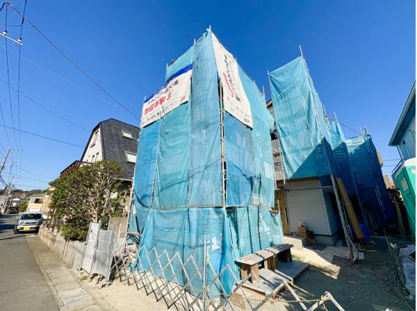 完成が待ち遠しい日当たり良好な住宅です