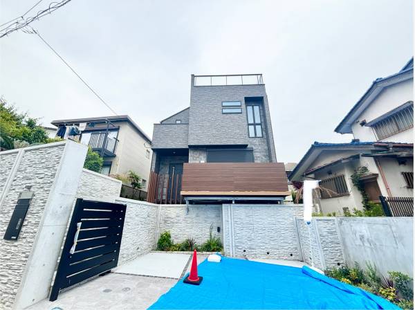 神奈川県三浦郡葉山町一色の新築戸建