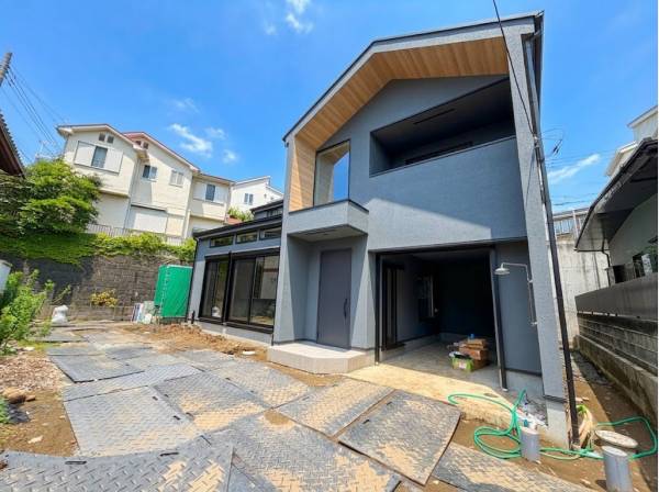神奈川県藤沢市鵠沼桜が岡１丁目の新築戸建