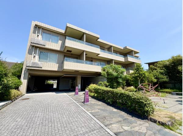 神奈川県鎌倉市由比ガ浜３丁目のマンション