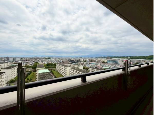 神奈川県茅ヶ崎市赤松町のマンション