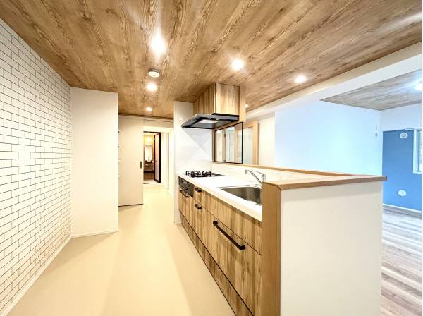 生活動線が考えられた、開放感ある設計のお住まいです♪
