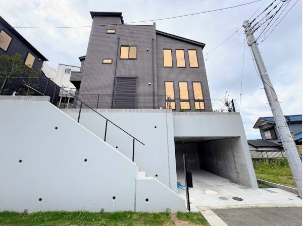 神奈川県鎌倉市腰越の新築戸建