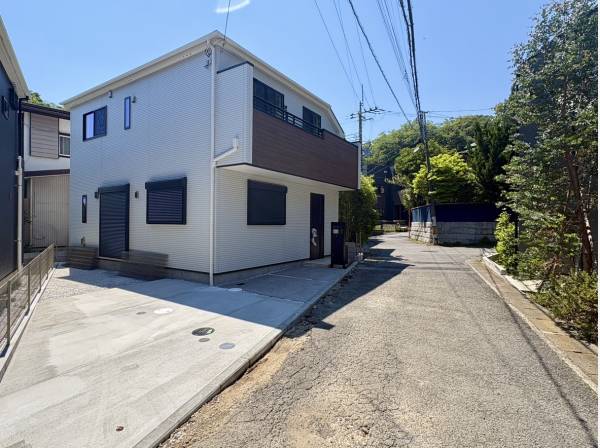 神奈川県逗子市山の根３丁目の新築戸建