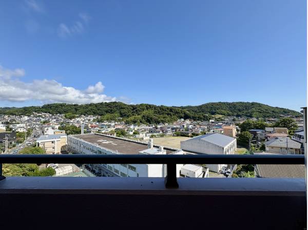 神奈川県三浦郡葉山町一色のマンション