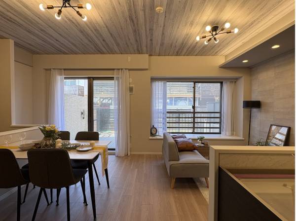 神奈川県逗子市新宿２丁目のマンション