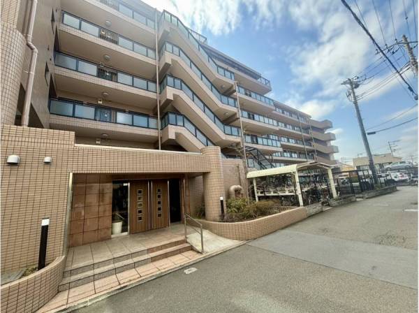 神奈川県茅ヶ崎市小和田２丁目のマンション