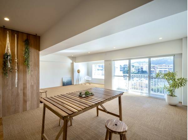 神奈川県三浦郡葉山町一色のマンション