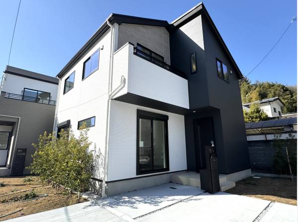 神奈川県三浦郡葉山町長柄の新築戸建