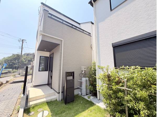 神奈川県三浦郡葉山町長柄の新築戸建