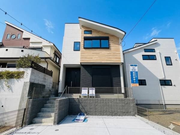 神奈川県茅ヶ崎市平和町の新築戸建