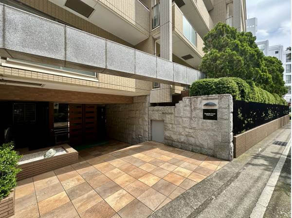 神奈川県藤沢市片瀬海岸１丁目のマンション