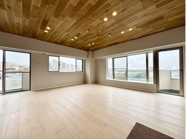 神奈川県藤沢市片瀬海岸１丁目のマンション