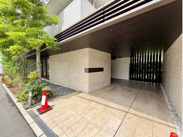 神奈川県茅ヶ崎市赤松町のマンション