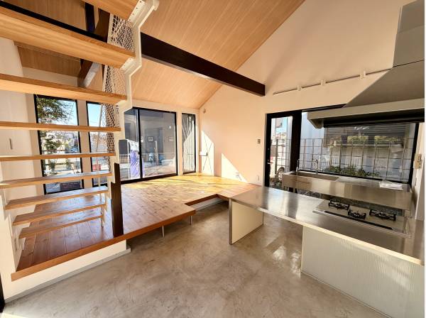 神奈川県藤沢市片瀬３丁目の中古戸建