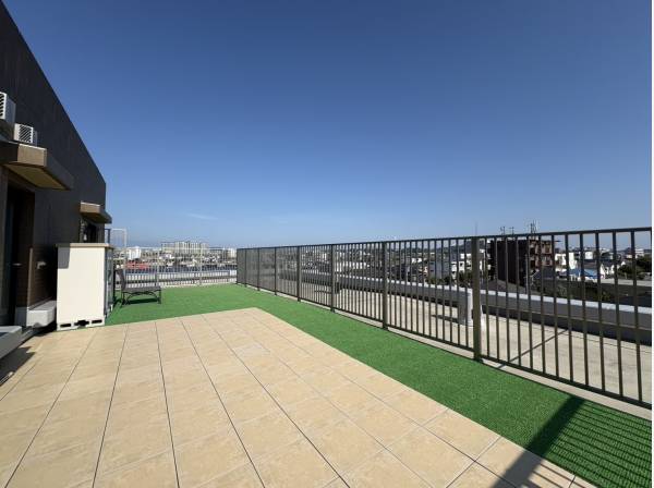 神奈川県藤沢市本鵠沼２丁目のマンション