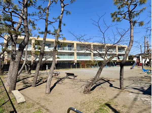 神奈川県藤沢市鵠沼桜が岡３丁目のマンション