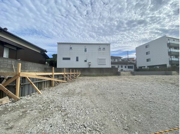 正面写真　100.07m² （30.27坪）