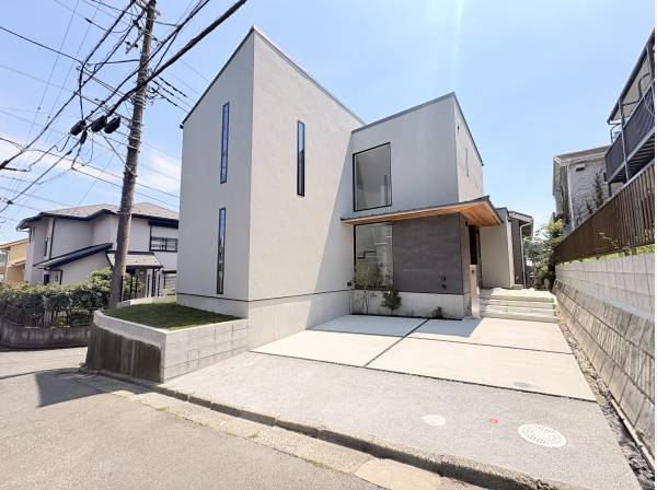 神奈川県三浦郡葉山町長柄の新築戸建